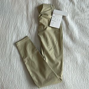 NWT Limited Edition CSB X Isabelle Mathers Freedom Scrunch leggings